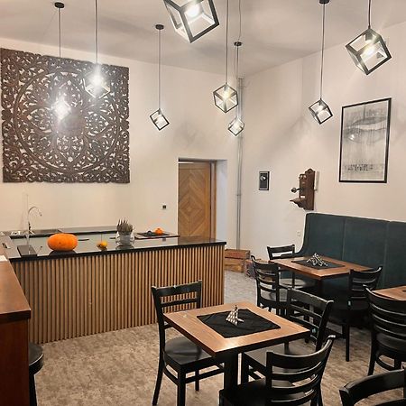 克罗斯诺The Old Townhouse II公寓式酒店 外观 照片