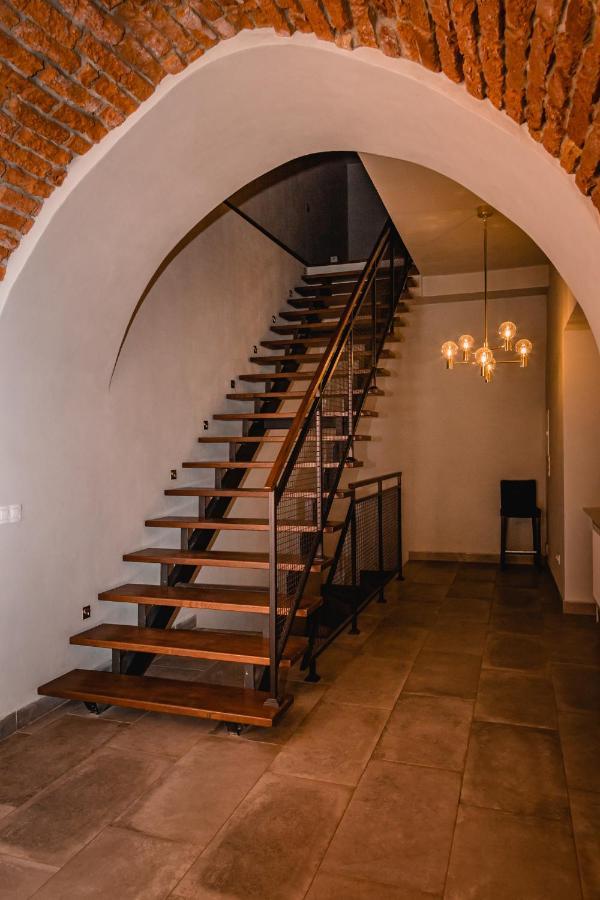 克罗斯诺The Old Townhouse II公寓式酒店 外观 照片