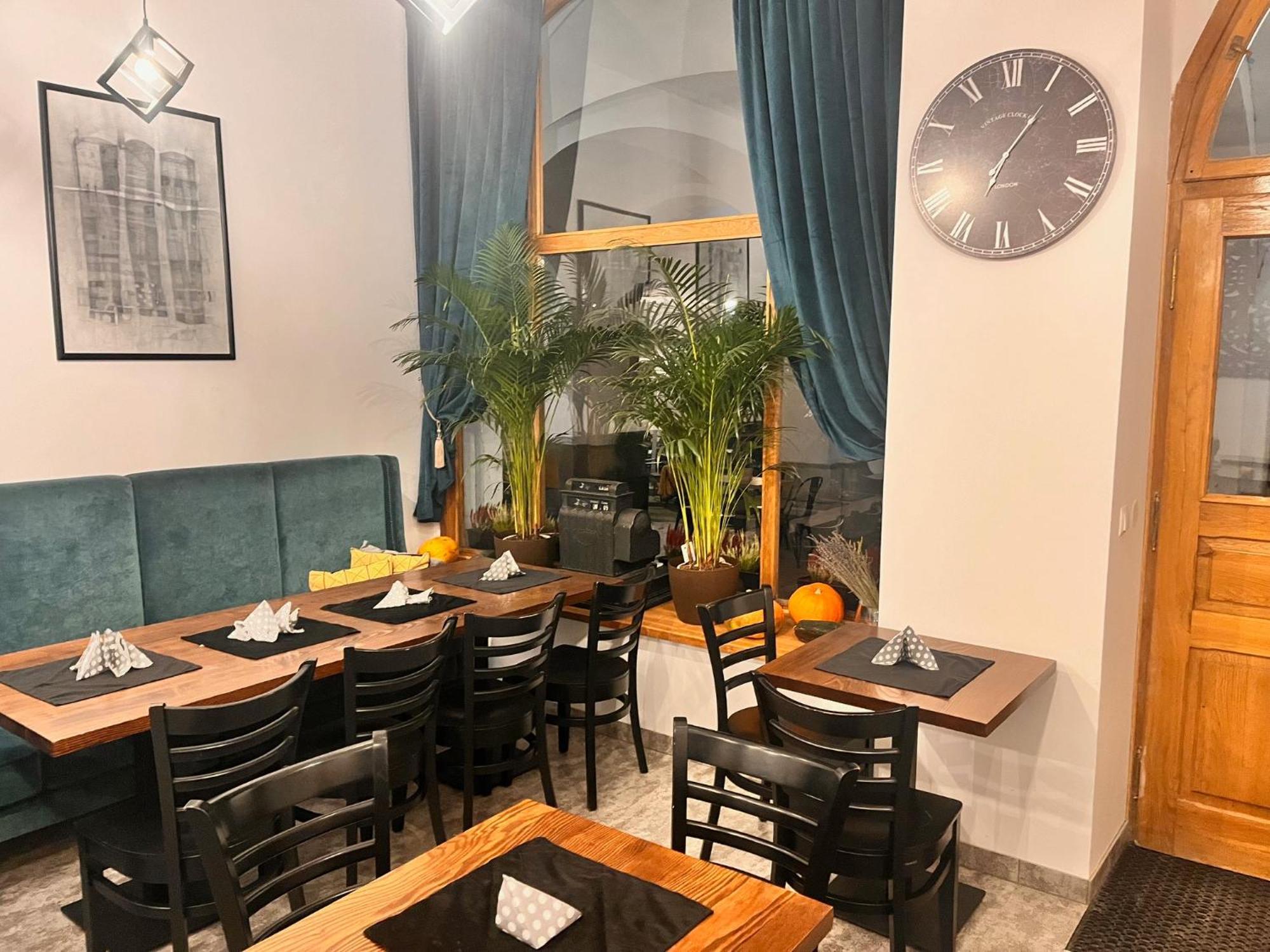 克罗斯诺The Old Townhouse II公寓式酒店 外观 照片