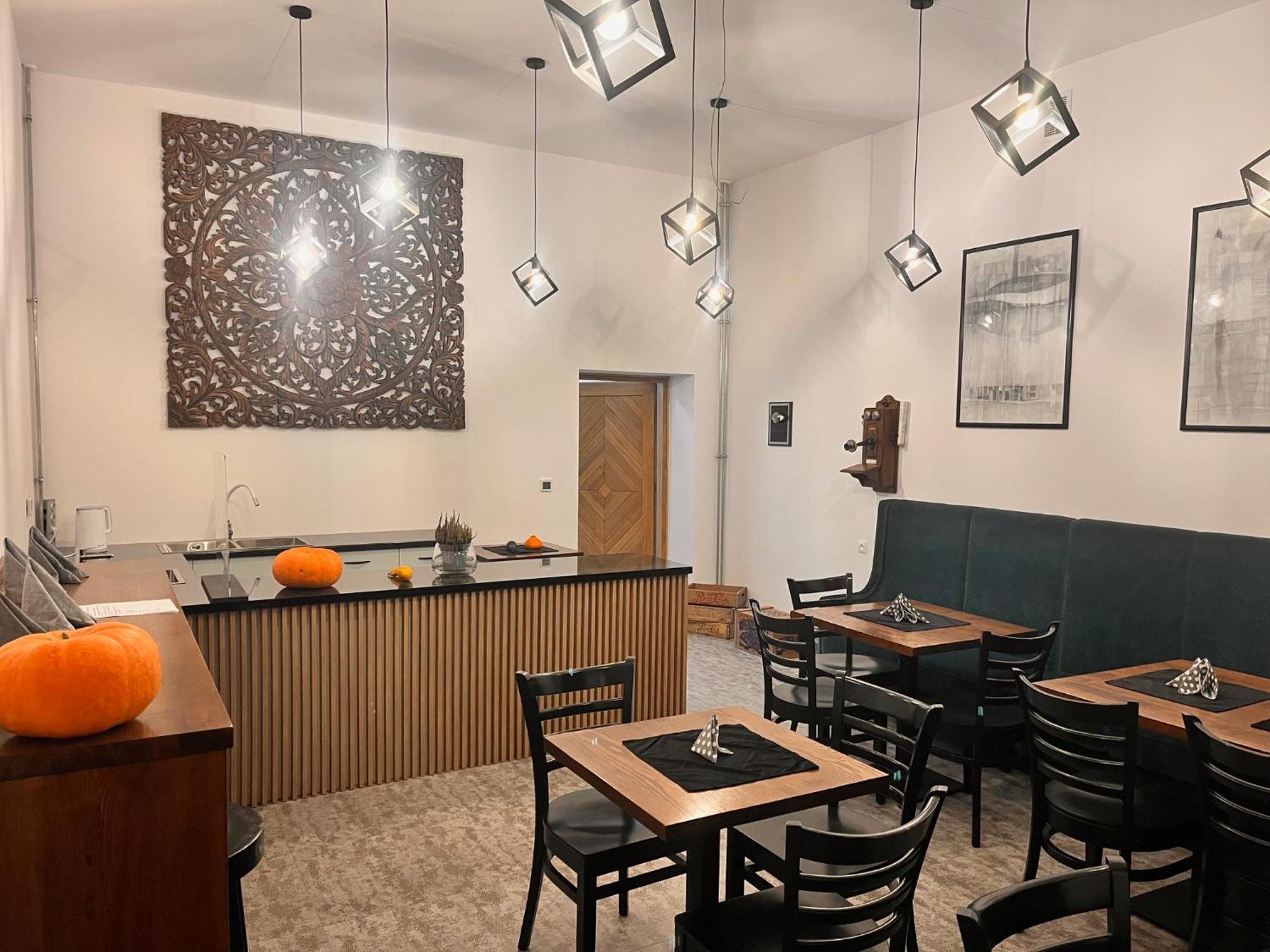 克罗斯诺The Old Townhouse II公寓式酒店 外观 照片